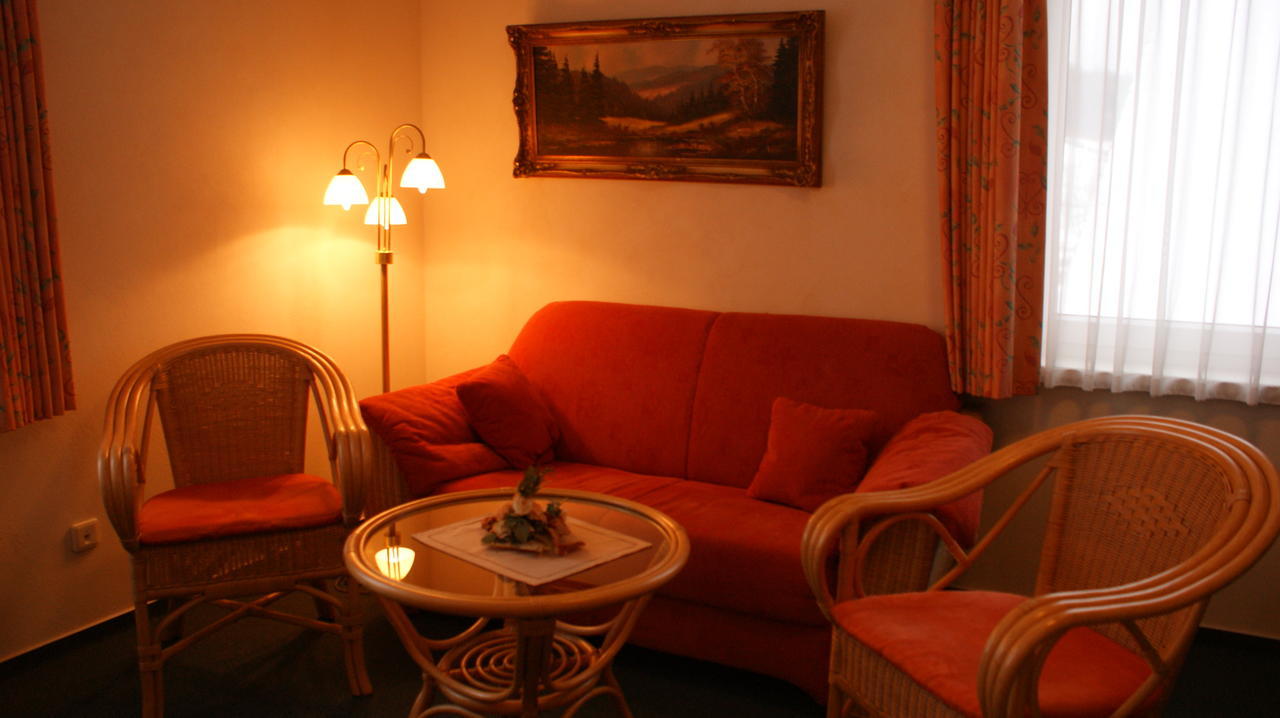 Landhotel Loenskrug Hellental Ruang foto