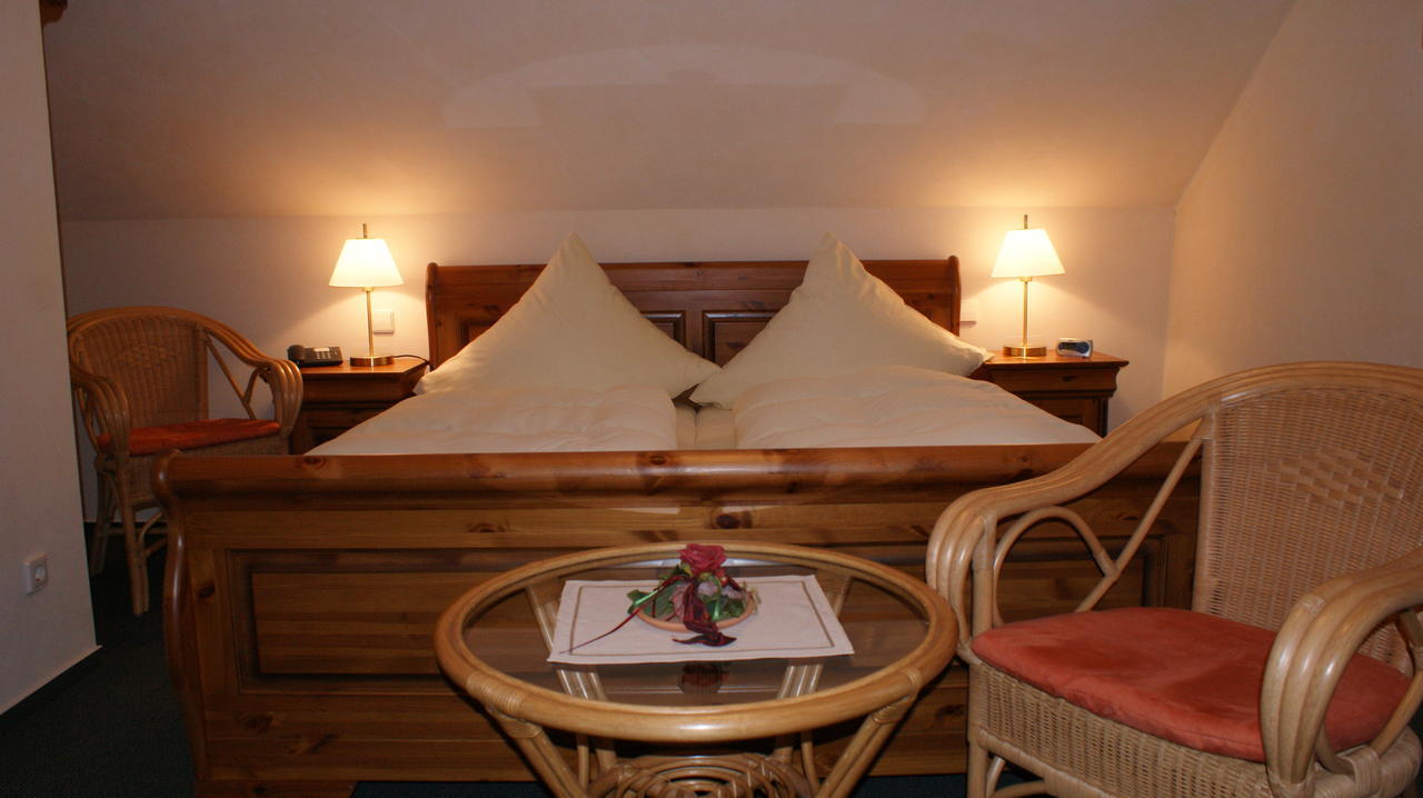 Landhotel Loenskrug Hellental Bagian luar foto