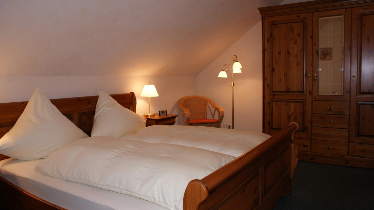 Landhotel Loenskrug Hellental Ruang foto