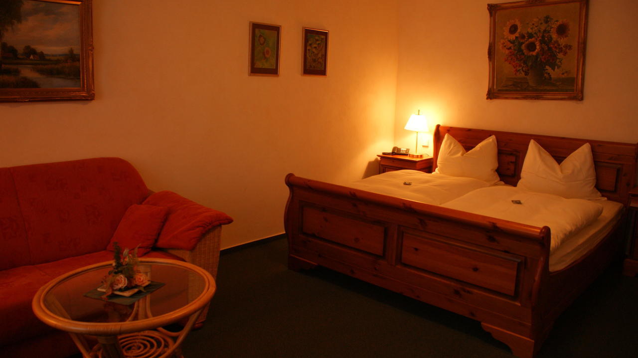 Landhotel Loenskrug Hellental Ruang foto